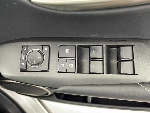 レクサス ＮＸ 300h Iパッケージ 岐阜県 2016(平28)年 5.4万km ソニッククォーツ レーダークルーズコントロール（追従あり）/パドルシフト/ステアリングリモコン/ステアリングヒーター/シートヒーター/衝突軽減ブレーキ/横滑り防止装置/オートライト/オートハイビーム/コーナーセンサー/レーンキープアシスト/純正フロアマット/純正アルミホイール/パワーシート/シートメモリ/プッシュスタート/スマートキー/スペアキー（1本）/電格ミラー/ETC