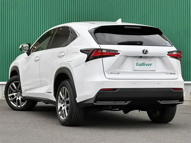 レクサス ＮＸ 300h Iパッケージ 宮城県 2016(平28)年 5.4万km ソニッククォーツ プリクラッシュセーフティシステムセット/・ミリ波レーダー式プリクラッシュセーフティ/・レーダークルーズコントロール/レーンディパーチャーアラート/・ステアリング制御付レーンディパーチャーアラート/・オートマチックハイビーム/クリアランスソナー＋バックソナー/パワーバックドア/＝＝＝/純正ナビナビSDカード無/・CD/DVD/・Bluetooth/・フルセグTV/サイドカメラ/バックカメラ/ビルトインETC/ドライブレコーダー/L_tex（合皮）シート/シートヒーター/ステアリングヒーター/パワーシート（運転席メモリー機能付）/革巻きステアリング/ステアリングスイッチ/パドルシフト/電動パーキングブレーキ/ブレーキホールド/角型3眼LEDヘッドランプ/LEDデイライト/フォグランプ/オートライト/スマートキー＆プッシュスタート/スペアキー1本/電動格納ミラー/純正18インチAW/純正フロアマット/トノカバー/W/サイド/カーテンエアバッグ/取扱説明書