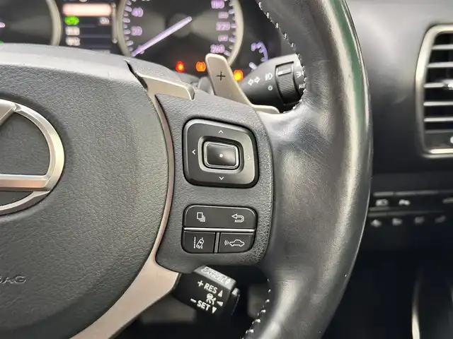 レクサス ＮＸ 300h Iパッケージ 宮城県 2016(平28)年 5.4万km ソニッククォーツ プリクラッシュセーフティシステムセット/・ミリ波レーダー式プリクラッシュセーフティ/・レーダークルーズコントロール/レーンディパーチャーアラート/・ステアリング制御付レーンディパーチャーアラート/・オートマチックハイビーム/クリアランスソナー＋バックソナー/パワーバックドア/＝＝＝/純正ナビナビSDカード無/・CD/DVD/・Bluetooth/・フルセグTV/サイドカメラ/バックカメラ/ビルトインETC/ドライブレコーダー/L_tex（合皮）シート/シートヒーター/ステアリングヒーター/パワーシート（運転席メモリー機能付）/革巻きステアリング/ステアリングスイッチ/パドルシフト/電動パーキングブレーキ/ブレーキホールド/角型3眼LEDヘッドランプ/LEDデイライト/フォグランプ/オートライト/スマートキー＆プッシュスタート/スペアキー1本/電動格納ミラー/純正18インチAW/純正フロアマット/トノカバー/W/サイド/カーテンエアバッグ/取扱説明書