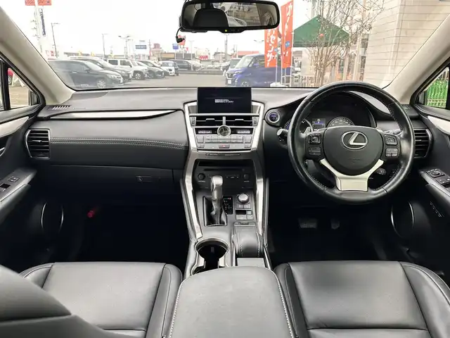 レクサス ＮＸ 300h Iパッケージ 宮城県 2016(平28)年 5.4万km ソニッククォーツ プリクラッシュセーフティシステムセット/・ミリ波レーダー式プリクラッシュセーフティ/・レーダークルーズコントロール/レーンディパーチャーアラート/・ステアリング制御付レーンディパーチャーアラート/・オートマチックハイビーム/クリアランスソナー＋バックソナー/パワーバックドア/＝＝＝/純正ナビナビSDカード無/・CD/DVD/・Bluetooth/・フルセグTV/サイドカメラ/バックカメラ/ビルトインETC/ドライブレコーダー/L_tex（合皮）シート/シートヒーター/ステアリングヒーター/パワーシート（運転席メモリー機能付）/革巻きステアリング/ステアリングスイッチ/パドルシフト/電動パーキングブレーキ/ブレーキホールド/角型3眼LEDヘッドランプ/LEDデイライト/フォグランプ/オートライト/スマートキー＆プッシュスタート/スペアキー1本/電動格納ミラー/純正18インチAW/純正フロアマット/トノカバー/W/サイド/カーテンエアバッグ/取扱説明書