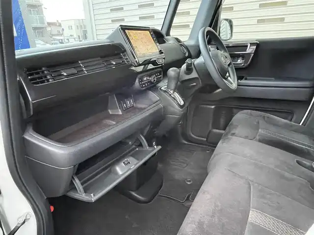 ホンダ Ｎ ＢＯＸ カスタム G L ホンダセンシング 道央・札幌 2018(平30)年 12.3万km プラチナホワイトパール (株)IDOMが運営する【じしゃロン札幌店】の自社ローン専用車両になりますこちらは現金またはオートローンご利用価格です。自社ローンご希望の方は別途その旨お申し付けください。/プッシュスタート/純正ナビ・TV/バックカメラ/パワースライドドア/ETC