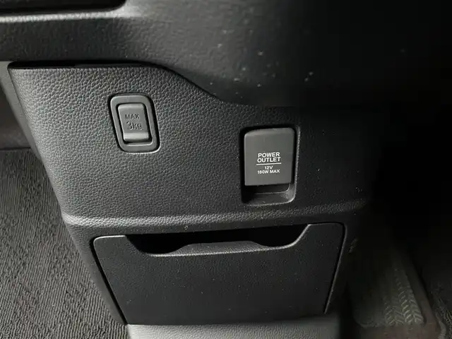 ホンダ Ｎ ＢＯＸ カスタム G L ホンダセンシング 道央・札幌 2018(平30)年 12.3万km プラチナホワイトパール (株)IDOMが運営する【じしゃロン札幌店】の自社ローン専用車両になりますこちらは現金またはオートローンご利用価格です。自社ローンご希望の方は別途その旨お申し付けください。/プッシュスタート/純正ナビ・TV/バックカメラ/パワースライドドア/ETC