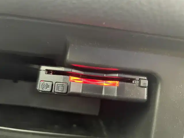 トヨタ ハイラックス サーフ SSR－X LTD 富山県 2009(平21)年 14.2万km ブラック ４WD/社外ＨＤＤナビ（ＣＮ－ＨＷ８００Ｄ）（ＣＤ　ＤＶＤ　ＭＳＶ）/フルセグTV　/ＥＴＣ　/ステップ　/キーレス　/オートライト　/バックドアはイージークローザー　/純正マット・バイザー　/保証書、取扱説明書