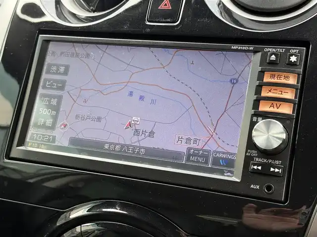 日産 ノート メダリスト エマージェンシーB 東京都 2014(平26)年 7.5万km ブリリアントホワイトパール 純正ナビ（MP313D-W）/・ＴＶ/AM/FM/Bluetooth/AUX/CD/DVD/SD）/ポータブルディスプレイオーディオ/バックカメラ/ドライブレコーダー/ETC/スマートキー/プッシュスタート/オートライト/革巻きステアリング/アイドリングストップ/車線逸脱警報/プリクラッシュセーフティ/リアプライバシーガラス/ドアバイザ―/純正フロアマット/横滑り防止装置/オートエアコン