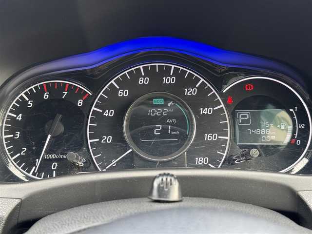 日産 ノート メダリスト エマージェンシーB 東京都 2014(平26)年 7.5万km ブリリアントホワイトパール 純正ナビ（MP313D-W）/・ＴＶ/AM/FM/Bluetooth/AUX/CD/DVD/SD）/ポータブルディスプレイオーディオ/バックカメラ/ドライブレコーダー/ETC/スマートキー/プッシュスタート/オートライト/革巻きステアリング/アイドリングストップ/車線逸脱警報/プリクラッシュセーフティ/リアプライバシーガラス/ドアバイザ―/純正フロアマット/横滑り防止装置/オートエアコン