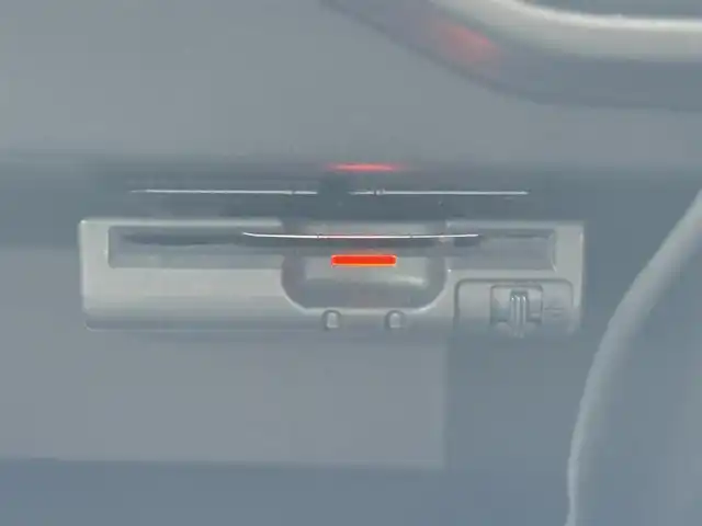 日産 ノート メダリスト エマージェンシーB 東京都 2014(平26)年 7.5万km ブリリアントホワイトパール 純正ナビ（MP313D-W）/・ＴＶ/AM/FM/Bluetooth/AUX/CD/DVD/SD）/ポータブルディスプレイオーディオ/バックカメラ/ドライブレコーダー/ETC/スマートキー/プッシュスタート/オートライト/革巻きステアリング/アイドリングストップ/車線逸脱警報/プリクラッシュセーフティ/リアプライバシーガラス/ドアバイザ―/純正フロアマット/横滑り防止装置/オートエアコン