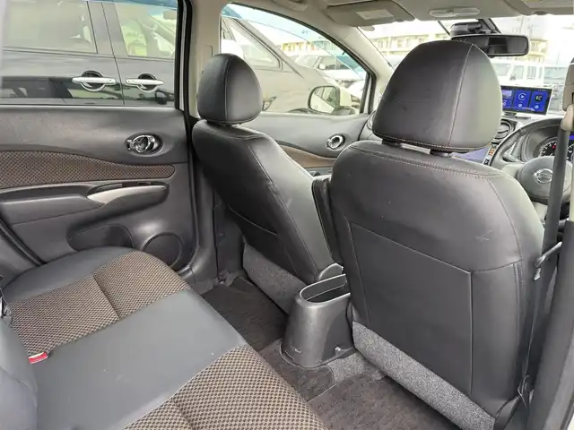 日産 ノート メダリスト エマージェンシーB 東京都 2014(平26)年 7.5万km ブリリアントホワイトパール 純正ナビ（MP313D-W）/・ＴＶ/AM/FM/Bluetooth/AUX/CD/DVD/SD）/ポータブルディスプレイオーディオ/バックカメラ/ドライブレコーダー/ETC/スマートキー/プッシュスタート/オートライト/革巻きステアリング/アイドリングストップ/車線逸脱警報/プリクラッシュセーフティ/リアプライバシーガラス/ドアバイザ―/純正フロアマット/横滑り防止装置/オートエアコン