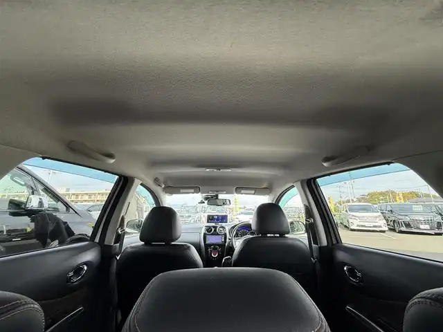 日産 ノート メダリスト エマージェンシーB 東京都 2014(平26)年 7.5万km ブリリアントホワイトパール 純正ナビ（MP313D-W）/・ＴＶ/AM/FM/Bluetooth/AUX/CD/DVD/SD）/ポータブルディスプレイオーディオ/バックカメラ/ドライブレコーダー/ETC/スマートキー/プッシュスタート/オートライト/革巻きステアリング/アイドリングストップ/車線逸脱警報/プリクラッシュセーフティ/リアプライバシーガラス/ドアバイザ―/純正フロアマット/横滑り防止装置/オートエアコン