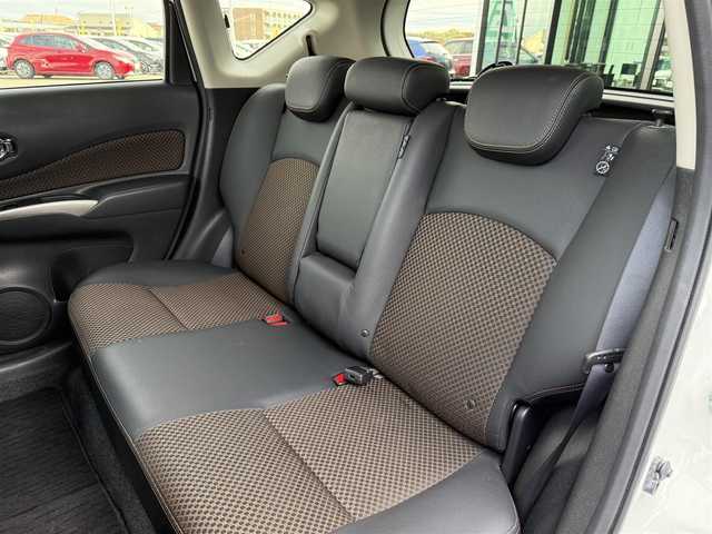 日産 ノート メダリスト エマージェンシーB 東京都 2014(平26)年 7.5万km ブリリアントホワイトパール 純正ナビ（MP313D-W）/・ＴＶ/AM/FM/Bluetooth/AUX/CD/DVD/SD）/ポータブルディスプレイオーディオ/バックカメラ/ドライブレコーダー/ETC/スマートキー/プッシュスタート/オートライト/革巻きステアリング/アイドリングストップ/車線逸脱警報/プリクラッシュセーフティ/リアプライバシーガラス/ドアバイザ―/純正フロアマット/横滑り防止装置/オートエアコン