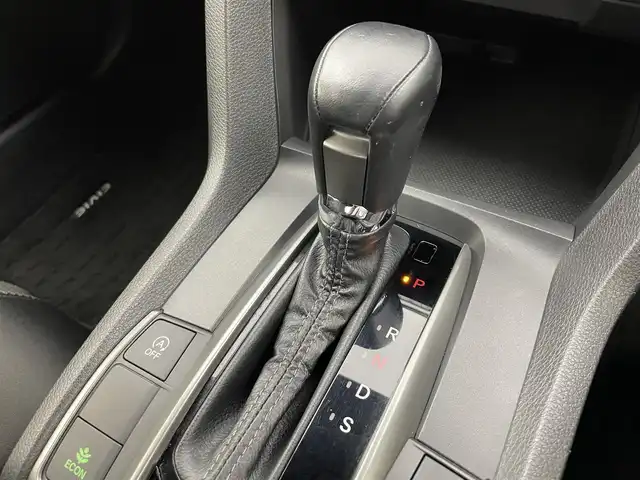 ホンダ シビック ハッチバック 富山県 2018(平30)年 5.4万km クリスタルブラックパール 純正ナビ（AM/FM/CD/DVD/USB/SD/BT）/フルセグTV/バックカメラ/アダプティブクルーズコントロール/衝突被害軽減ブレーキ/レーンキープアシスト/LEDヘッドライト/オートマチックハイビーム/前席シートヒーター/スマートキー×２/プッシュスタート/ビルトインETC/ドライブレコーダー/純正フロアマット/取扱説明書/保証書