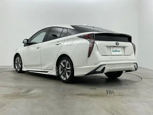 トヨタ プリウス A プレミアム　ツーリングセレ 岡山県 2016(平28)年 12.1万km ホワイトパールクリスタルシャイン バックカメラ/モデリスタエアロ/パワーシート/前席シートヒーター/100V電源/ブラインドスポットモニター/レーダークルーズコントロール/パーキングアシスト/ヘッドアップディスプレイ/オートハイビーム/プリクラッシュセーフティ/ビルトインETC2.0