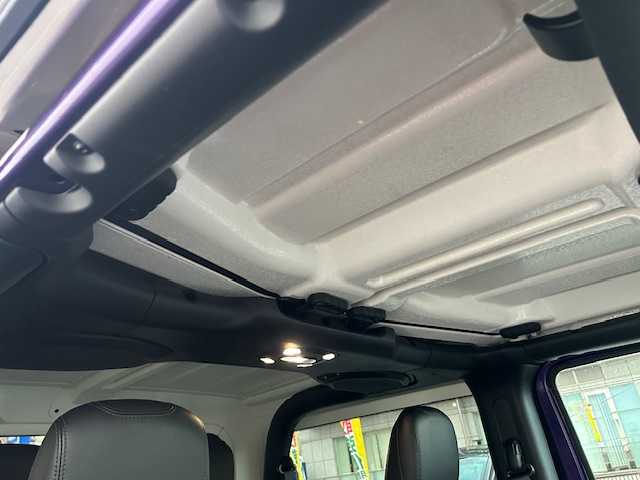 クライスラー・ジープ ジープ ラングラー ルビコン 東京都 2023(令5)年 5.8万km パープル ワンオーナー/純正HDDナビ【AM/FM/BT/AUX】/ブラインドスポットモニター/クルーズコントロール/衝突被害軽減システム/横滑り防止装置/レザーシート/シートヒーター【運転席側+助手席側】/純正フロアマット/オートライト/ドライブレコーダー/ETC2.0 /USB入力端子/保証書/取扱説明書/スペアキー×1