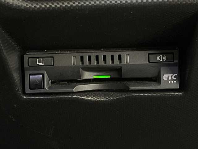 トヨタ ライズ G 岐阜県 2022(令4)年 3.4万km ブラックマイカメタリック 純正SDナビ【NSZT-W68T】/・フルセグ/BT/CD/DVD/バックカメラ/ETC/ドライブレコーダー/コーナーセンサー/スマートアシスト/・衝突軽減ブレーキ/・レーンキープ/・誤発進抑制機能/・先行車発進お知らせ/LEDヘッドライト/・フォグランプ/プッシュスタート/スマートキー/純正フロアマット/純正ドアバイザー