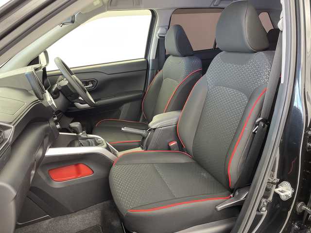 トヨタ ライズ G 岐阜県 2022(令4)年 3.4万km ブラックマイカメタリック 純正SDナビ【NSZT-W68T】/・フルセグ/BT/CD/DVD/バックカメラ/ETC/ドライブレコーダー/コーナーセンサー/スマートアシスト/・衝突軽減ブレーキ/・レーンキープ/・誤発進抑制機能/・先行車発進お知らせ/LEDヘッドライト/・フォグランプ/プッシュスタート/スマートキー/純正フロアマット/純正ドアバイザー