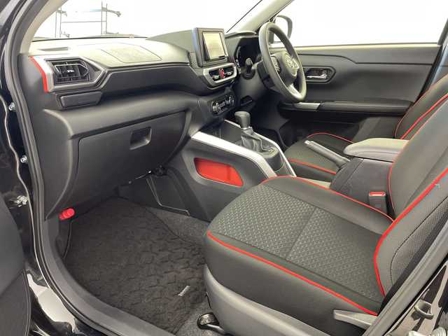 トヨタ ライズ G 岐阜県 2022(令4)年 3.4万km ブラックマイカメタリック 純正SDナビ【NSZT-W68T】/・フルセグ/BT/CD/DVD/バックカメラ/ETC/ドライブレコーダー/コーナーセンサー/スマートアシスト/・衝突軽減ブレーキ/・レーンキープ/・誤発進抑制機能/・先行車発進お知らせ/LEDヘッドライト/・フォグランプ/プッシュスタート/スマートキー/純正フロアマット/純正ドアバイザー