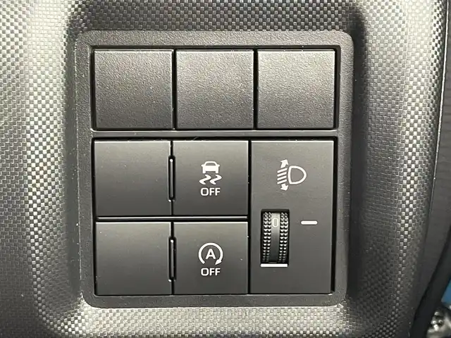 トヨタ ライズ X 福岡県 2019(令1)年 0.8万km ターコイズブルーマイカメタリック 純正メーカーナビ（Ｂｌｕｅｔｏｏｔｈ，ＴＶ）　/前方ドライブレコーダー　/横滑り防止装置　/アダプティブハイビームシステム　/ＭＴモード付き　/プッシュスタート　/電動格納式ドアミラー　/ＬＥＤ　/純正フロアマット