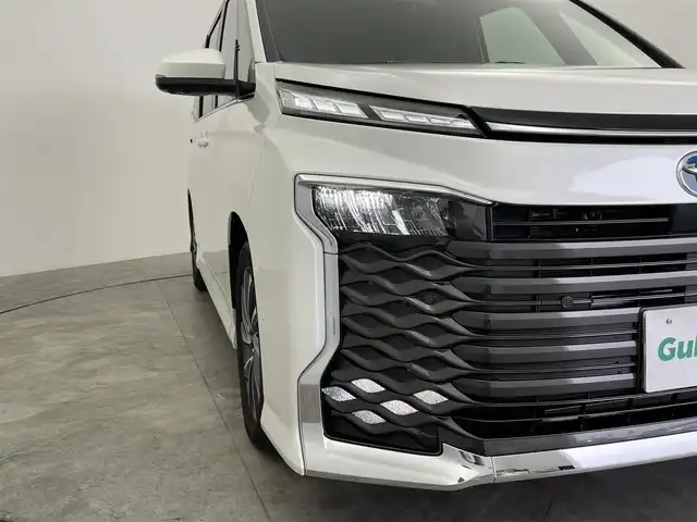 トヨタ ヴォクシー ハイブリッド S－Z 群馬県 2025(令7)年 0.4万km ホワイトパールクリスタルシャイン フリップダウンモニター　純正ディスプレイオーディオ　パノラミックビューモニター　両側パワースライドドア　ＬＥＤライト　ＡＨＢ　シートヒーター　純正１７インチＡＷ　ＢＳＭ　ＥＴＣ２．０　禁煙車