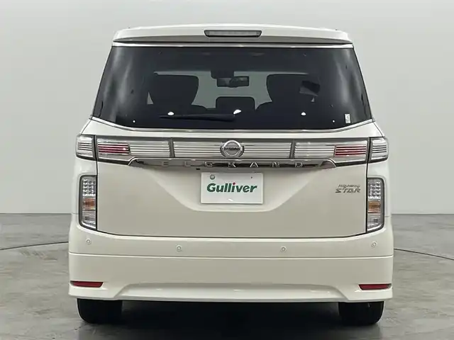日産 エルグランド 250ハイウェイスター プレミアム 福岡県 2018(平30)年 2.9万km ブリリアントホワイトパール ツインサンルーフ　/後席モニター　/純正ナビ　/全方位カメラ　/ＥＴＣ　/前方ドラレコ　/デジタルルームミラー　/エマージェンシーブレーキ　/レーンキープ　/両側電動スライドドア　/パワーバックドア　/シートヒーター　/本革
