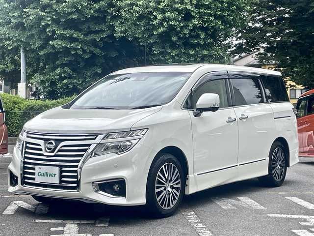 日産 エルグランド 250ハイウェイスター プレミアム 福岡県 2018(平30)年 2.9万km ブリリアントホワイトパール ワンオーナー/インテリジェントエマージェンシーブレーキ/フロント/バックソナー/インテリジェントクルーズコントロール/NissanConnectナビ/CD/DVD/Bluetooth/地デジ/フリップダウンモニター/アラウンドビューモニター/ETC車載器/ツインサンルーフ/両側パワースライドドア/パワーバックドア/キルトステッチ入りブラック革シート/シートヒーター/パワーシート(運転席/助手席)/LEDヘッドライト/センターコンソールUSB端子3個