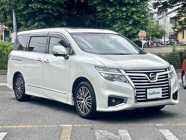 日産 エルグランド 250ハイウェイスター プレミアム 福岡県 2018(平30)年 2.9万km ブリリアントホワイトパール ワンオーナー/インテリジェントエマージェンシーブレーキ/フロント/バックソナー/インテリジェントクルーズコントロール/NissanConnectナビ/CD/DVD/Bluetooth/地デジ/フリップダウンモニター/アラウンドビューモニター/ETC車載器/ツインサンルーフ/両側パワースライドドア/パワーバックドア/キルトステッチ入りブラック革シート/シートヒーター/パワーシート(運転席/助手席)/LEDヘッドライト/センターコンソールUSB端子3個