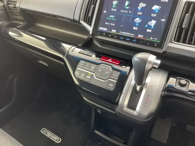 ホンダ ステップワゴン スパーダ Z クールスピリット 新潟県 2014(平26)年 2.7万km プレミアムスパークルブラックパール 純正ナビ（型式：VXM-145VFNi）/・AM/FM/CD/DVD/Bluetooth/フルセグ/バックモニター/クルーズコントロ―ル/両側パワースライドドア/3列シート/ウォークスルー/純正フロアマット/ハーフレザーシート/キセノンヘッドライト/オートライト/純正17インチAW夏タイヤ/ABS/横滑り防止機能/盗難防止装置/保証書/取扱説明書/スペアキー