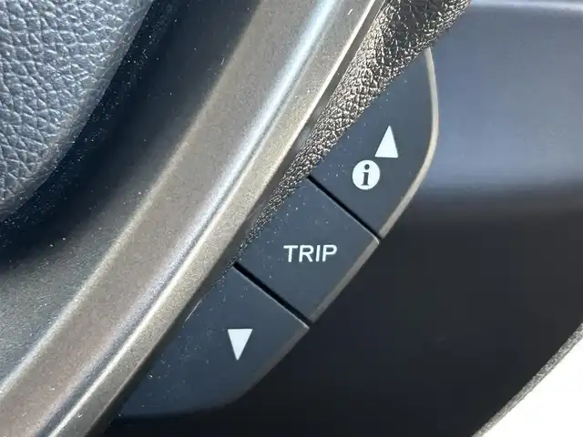 ホンダ フリード G ホンダセンシング 愛媛県 2020(令2)年 2.5万km プラチナホワイトパール 純正ディスプレイ/ドラレコ前後/クルコン/バックカメラ/シートヒーター/ETC/両側パワースライドドア/社外フロアマット/Bluetooth/スマートキー/プッシュスタート/アイドリングストップ/USB/パワーステアリング/パワーウィンドウ