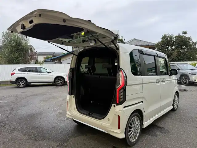 ホンダ Ｎ ＢＯＸ カスタム L ターボ 埼玉県 2021(令3)年 1.3万km プラチナホワイトパール ワンオーナー/純正8インチメモリナビ(VXU-217NBi)/フルセグテレビ/クルーズコントロール（追従機能付き)/バックカメラ/両側パワースライドドア/ETC/LEDヘッドライト/スマートキー×2