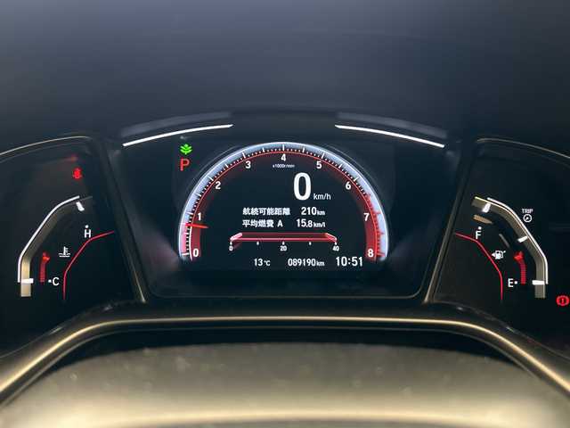 ホンダ シビック ハッチバック 岐阜県 2020(令2)年 8.9万km プラチナホワイトパール 純正ナビ7インチ/プッシュスタート/アイドリングストップ/スマートキー/クルーズコントロール/BIuetooth/バックモニター/ハーフレザーシート/前後ドライブレコーダー/純正アルミホイール/シートヒーター/レーンキープアシスト/フォグ/ターボ車/純正マット/サイドバイザー