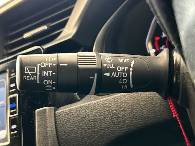 ホンダ シビック ハッチバック 岐阜県 2020(令2)年 8.9万km プラチナホワイトパール 純正ナビ7インチ/プッシュスタート/アイドリングストップ/スマートキー/クルーズコントロール/BIuetooth/バックモニター/ハーフレザーシート/前後ドライブレコーダー/純正アルミホイール/シートヒーター/レーンキープアシスト/フォグ/ターボ車/純正マット/サイドバイザー