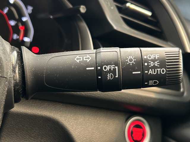 ホンダ シビック ハッチバック 岐阜県 2020(令2)年 8.9万km プラチナホワイトパール 純正ナビ7インチ/プッシュスタート/アイドリングストップ/スマートキー/クルーズコントロール/BIuetooth/バックモニター/ハーフレザーシート/前後ドライブレコーダー/純正アルミホイール/シートヒーター/レーンキープアシスト/フォグ/ターボ車/純正マット/サイドバイザー