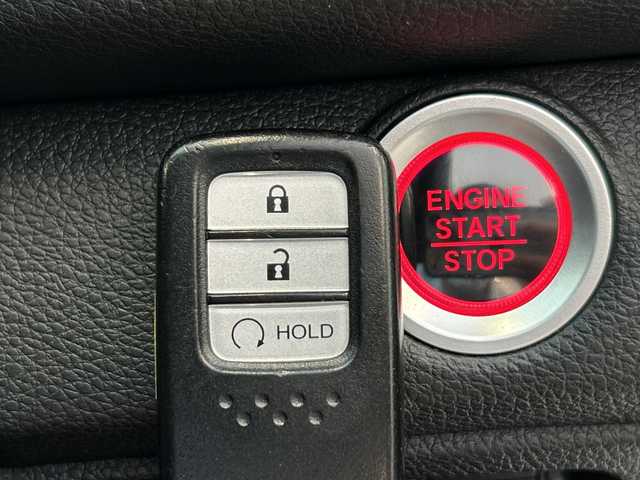 ホンダ シビック ハッチバック 岐阜県 2020(令2)年 8.9万km プラチナホワイトパール 純正ナビ7インチ/プッシュスタート/アイドリングストップ/スマートキー/クルーズコントロール/BIuetooth/バックモニター/ハーフレザーシート/前後ドライブレコーダー/純正アルミホイール/シートヒーター/レーンキープアシスト/フォグ/ターボ車/純正マット/サイドバイザー