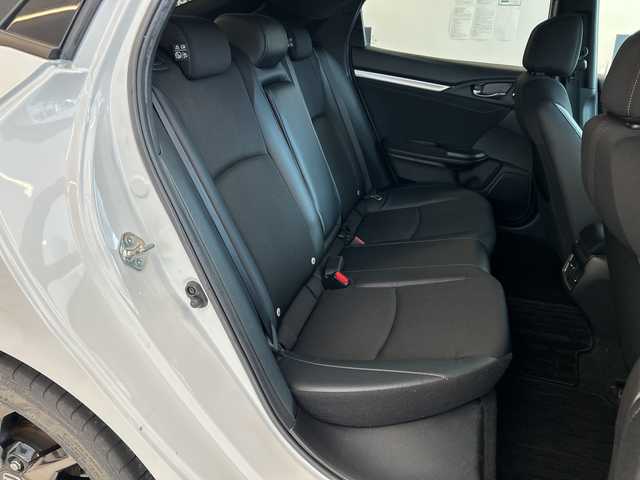 ホンダ シビック ハッチバック 岐阜県 2020(令2)年 8.9万km プラチナホワイトパール 純正ナビ7インチ/プッシュスタート/アイドリングストップ/スマートキー/クルーズコントロール/BIuetooth/バックモニター/ハーフレザーシート/前後ドライブレコーダー/純正アルミホイール/シートヒーター/レーンキープアシスト/フォグ/ターボ車/純正マット/サイドバイザー