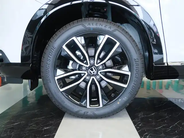 ホンダ ヴェゼル ハイブリッド e:HEV Z 千葉県 2025(令7)年 0.1千km プラチナホワイトパール 登録済未使用車/ホンダコネクトディスプレイ/ナビゲーション/フルセグTV/Bluetooth/AM/FM/USB/マルチビューカメラ/ホンダセンシング/BSI/ブラインドスポットインフォメーション/ハンズフリーアクセスパワーテールゲート/シートヒーター/ステアリングヒーター/ビルトインETC2.0/ハーフレザー /プレミアムオーディオ/純正18インチAW/レーダークルーズコントロール/パドルシフト/ワイヤレス充電/LEDヘッドライト/LEDフォグランプ/USB充電/スマートキー×2本/取説/保証書禁煙車　　前オーナー様の申告により表示しております。当車両の禁煙を保証するものではありません。