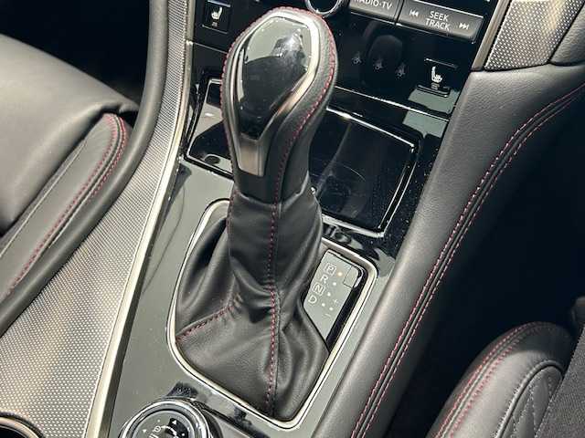 日産 スカイライン 400R 宮城県 2019(令1)年 1.6万km ダークメタルグレー ターボ/エマージェンシーブレーキ/車線逸脱防止支援/・アクティブレーンコントロール/・車線逸脱警報/前方支援/・インテリジェントぺダル/・カーブ減速支援/後側方支援/・後側方車両検知機能/・後側方衝突防止支援/インテリジェントクルーズコントロール/インテリジェントトレースコントロール/純正ナビ/・全方位カメラ/・Bluetooth/CD/フルセグTV/USB/AUX/前後コーナーセンサー/ETC2.0/純正ドライブレコーダー/プッシュスタート/スマートキー/パドルシフト/レザーシート/・パワーシート（運転席/助手席）/・ヒートシーター（運転席/助手席）/LEDヘッドライト/・オートライト/・フォグランプ/純正アルミホイール/純正フロアマット