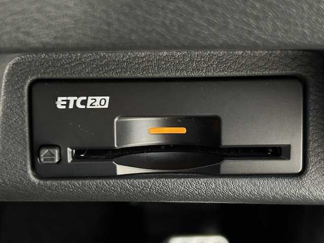 日産 スカイライン 400R 宮城県 2019(令1)年 1.6万km ダークメタルグレー ターボ/エマージェンシーブレーキ/車線逸脱防止支援/・アクティブレーンコントロール/・車線逸脱警報/前方支援/・インテリジェントぺダル/・カーブ減速支援/後側方支援/・後側方車両検知機能/・後側方衝突防止支援/インテリジェントクルーズコントロール/インテリジェントトレースコントロール/純正ナビ/・全方位カメラ/・Bluetooth/CD/フルセグTV/USB/AUX/前後コーナーセンサー/ETC2.0/純正ドライブレコーダー/プッシュスタート/スマートキー/パドルシフト/レザーシート/・パワーシート（運転席/助手席）/・ヒートシーター（運転席/助手席）/LEDヘッドライト/・オートライト/・フォグランプ/純正アルミホイール/純正フロアマット