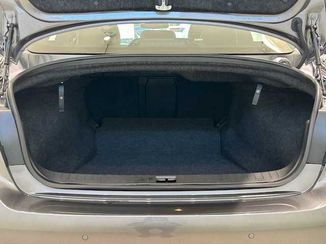 日産 スカイライン 400R 宮城県 2019(令1)年 1.6万km ダークメタルグレー ターボ/エマージェンシーブレーキ/車線逸脱防止支援/・アクティブレーンコントロール/・車線逸脱警報/前方支援/・インテリジェントぺダル/・カーブ減速支援/後側方支援/・後側方車両検知機能/・後側方衝突防止支援/インテリジェントクルーズコントロール/インテリジェントトレースコントロール/純正ナビ/・全方位カメラ/・Bluetooth/CD/フルセグTV/USB/AUX/前後コーナーセンサー/ETC2.0/純正ドライブレコーダー/プッシュスタート/スマートキー/パドルシフト/レザーシート/・パワーシート（運転席/助手席）/・ヒートシーター（運転席/助手席）/LEDヘッドライト/・オートライト/・フォグランプ/純正アルミホイール/純正フロアマット