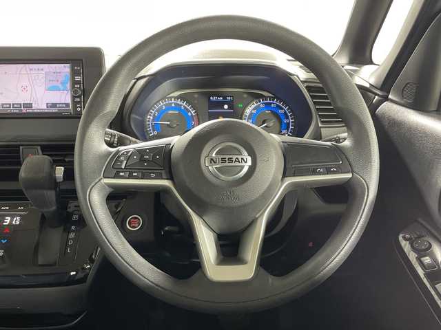 日産 ルークス ハイウェイスター X 神奈川県 2020(令2)年 3.2万km アメジストパープル 純正7型ナビ【MJ120D-W】/BT/フルセグTV/CD/DVD/AUX/SD/アラウンドビューモニター/片側電動スライドドア/ハンズフリードア/ヘッドライトレベライザー/アイドリングストップ機能/ステアリングスイッチ/Autoライト/ETC/インテリジェントキー/スペアキー/プッシュスタートボタン/LEDヘッドライト/フォグランプ/シートリフター/電動格納ミラー/ウィンカーミラー/純正フロアマット/純正ドアバイザー/純正14インチアルミホイール