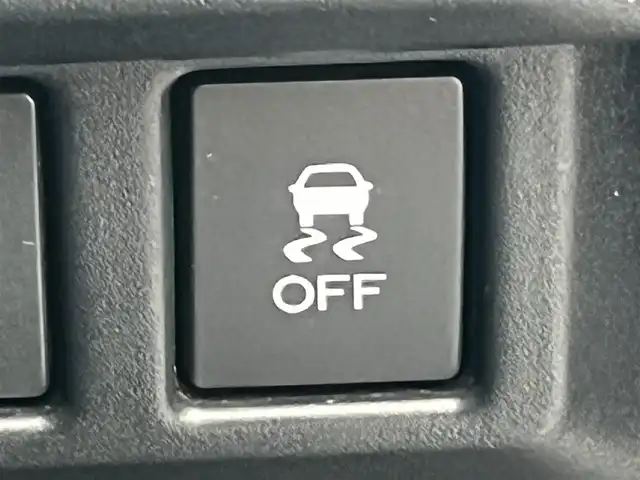 スバル ＸＶ ハイブリッド 2．0e－L アイサイト 秋田県 2020(令2)年 6.9万km クリスタルホワイトP ４WD/衝突軽減システム/LEDヘッドライト/純正SDナビ（DVD/CD/BT/AM/FM/USB）/フルセグ（走行中視聴可能）/バックカメラ/スバル純正１７インチアルミ（夏タイヤ装着）/スマートキー/アイドリングストップ/プッシュスタート/レーンキープアシスト/クルーズコントロール追従走行あり/MTモード付AT/ブラインドスポットモニター/ステアリングスイッチ/パドルシフト/前席パワーシート/運転席メモリー付パワーシート/ドライブレコーダー/ETC/ルーフレール/電動パーキングブレーキ/オートブレーキホールド機能/オートライト/オートエアコン/パワーステアリング/パワーウィンドウ/ヘッドライトレベライザー/横滑り防止/盗難防止装置/寒冷地仕様/電動格納ウィンカーミラー/保証書/取扱説明書/記録簿/スペアキー×１