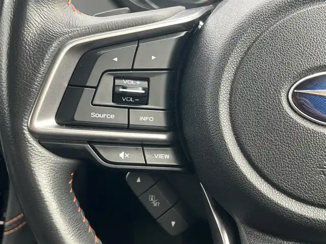 スバル ＸＶ ハイブリッド 2．0e－L アイサイト 秋田県 2020(令2)年 6.9万km クリスタルホワイトP ４WD/衝突軽減システム/LEDヘッドライト/純正SDナビ（DVD/CD/BT/AM/FM/USB）/フルセグ（走行中視聴可能）/バックカメラ/スバル純正１７インチアルミ（夏タイヤ装着）/スマートキー/アイドリングストップ/プッシュスタート/レーンキープアシスト/クルーズコントロール追従走行あり/MTモード付AT/ブラインドスポットモニター/ステアリングスイッチ/パドルシフト/前席パワーシート/運転席メモリー付パワーシート/ドライブレコーダー/ETC/ルーフレール/電動パーキングブレーキ/オートブレーキホールド機能/オートライト/オートエアコン/パワーステアリング/パワーウィンドウ/ヘッドライトレベライザー/横滑り防止/盗難防止装置/寒冷地仕様/電動格納ウィンカーミラー/保証書/取扱説明書/記録簿/スペアキー×１