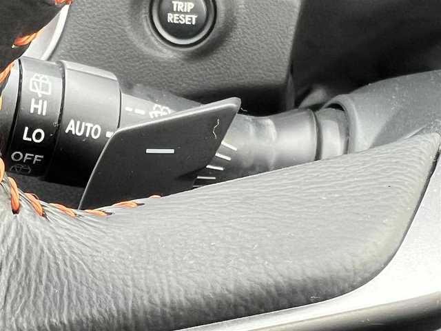 スバル ＸＶ ハイブリッド 2．0e－L アイサイト 秋田県 2020(令2)年 6.9万km クリスタルホワイトP ４WD/衝突軽減システム/LEDヘッドライト/純正SDナビ（DVD/CD/BT/AM/FM/USB）/フルセグ（走行中視聴可能）/バックカメラ/スバル純正１７インチアルミ（夏タイヤ装着）/スマートキー/アイドリングストップ/プッシュスタート/レーンキープアシスト/クルーズコントロール追従走行あり/MTモード付AT/ブラインドスポットモニター/ステアリングスイッチ/パドルシフト/前席パワーシート/運転席メモリー付パワーシート/ドライブレコーダー/ETC/ルーフレール/電動パーキングブレーキ/オートブレーキホールド機能/オートライト/オートエアコン/パワーステアリング/パワーウィンドウ/ヘッドライトレベライザー/横滑り防止/盗難防止装置/寒冷地仕様/電動格納ウィンカーミラー/保証書/取扱説明書/記録簿/スペアキー×１