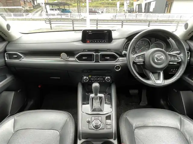 マツダ ＣＸ－５ XD Lパッケージ 岐阜県 2017(平29)年 5.5万km スノーフレイクホワイトパールマイカ 純正ナビ　/(フルセグ/CD/DVD/SD/AUX/USB/Bluetooth)　/Bカメラ　/BOSEサウンド　/レーダークルーズコントロール　/HUD　/レーンキープアシスト　/TCS　/パワーバックドア　/LEDオートライト/フォグランプ/電動格納ウィンカーミラー　/ETC　/BSM　/前方ドライブレコーダー/ステアリングヒーター　/全席シートヒーター/レザーシート/スマートキー/アイドリングストップ/記録簿/取扱説明書/保証書