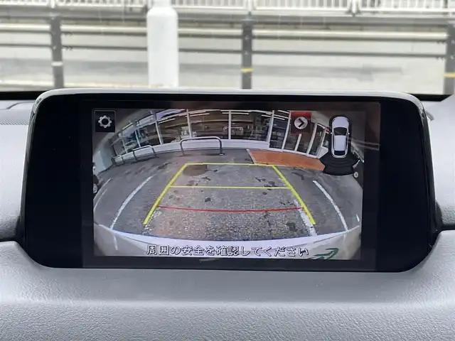 マツダ ＣＸ－５ XD Lパッケージ 岐阜県 2017(平29)年 5.5万km スノーフレイクホワイトパールマイカ 純正ナビ　/(フルセグ/CD/DVD/SD/AUX/USB/Bluetooth)　/Bカメラ　/BOSEサウンド　/レーダークルーズコントロール　/HUD　/レーンキープアシスト　/TCS　/パワーバックドア　/LEDオートライト/フォグランプ/電動格納ウィンカーミラー　/ETC　/BSM　/前方ドライブレコーダー/ステアリングヒーター　/全席シートヒーター/レザーシート/スマートキー/アイドリングストップ/記録簿/取扱説明書/保証書