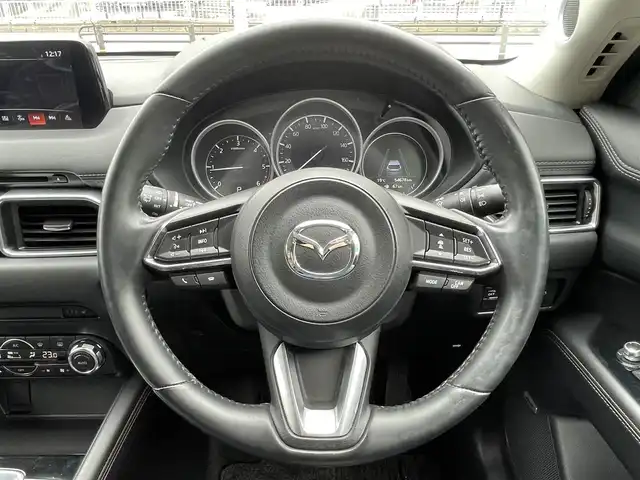 マツダ ＣＸ－５ XD Lパッケージ 岐阜県 2017(平29)年 5.5万km スノーフレイクホワイトパールマイカ 純正ナビ　/(フルセグ/CD/DVD/SD/AUX/USB/Bluetooth)　/Bカメラ　/BOSEサウンド　/レーダークルーズコントロール　/HUD　/レーンキープアシスト　/TCS　/パワーバックドア　/LEDオートライト/フォグランプ/電動格納ウィンカーミラー　/ETC　/BSM　/前方ドライブレコーダー/ステアリングヒーター　/全席シートヒーター/レザーシート/スマートキー/アイドリングストップ/記録簿/取扱説明書/保証書