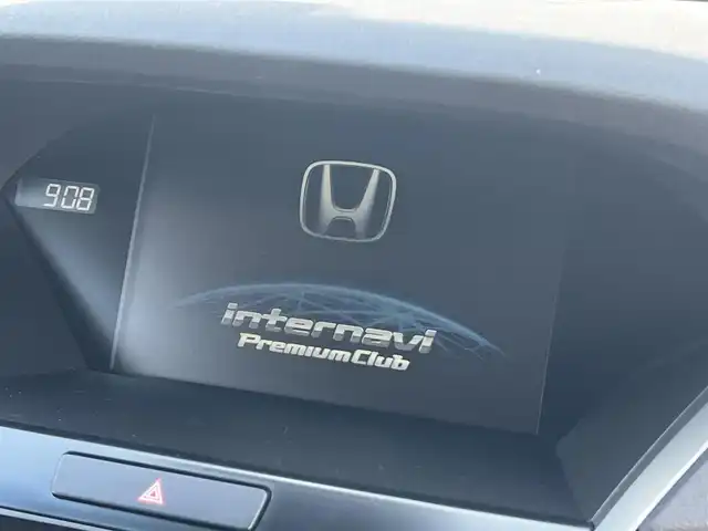 ホンダ レジェンド ハイブリッド EX 秋田県 2015(平27)年 4.6万km グラファイトラスターメタリック ４WD/衝突軽減システム/LEDヘッドライト/純正HDDナビ/フルセグ/マルチビューカメラシステム（全方位カメラ）/ホンダ純正19インチアルミ（夏タイヤ装着）/スマートキー/本革レザーシート/アイドリングストップ/プッシュスタート/コーナーセンサー/アダプティブクルーズコントロール追従走行有/レーンキープアシスト/オートマチックハイビーム/ステアリングスイッチ/電動パーキングブレーキ/ブレーキホールド機能/前席パワーシート/メモリー付パワーシート/全席シートヒーター/全席エアシート/ドライブレコーダー/ETC/ブラインドスポットモニター/パドルシフト/サンルーフ/純正フロアマット/社外ドアバイザー/オートライト/オートエアコン/パワーステアリング/パワーウィンドウ/横滑り防止/盗難防止装置/寒冷地仕様/電動格納ウィンカーミラー/キーレスエントリー/保証書/取扱説明書/記録簿/スペアキー1本有