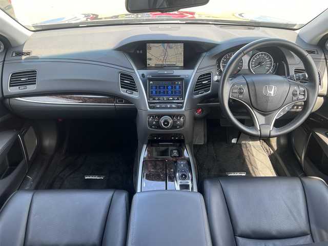 ホンダ レジェンド ハイブリッド EX 秋田県 2015(平27)年 4.6万km グラファイトラスターメタリック ・４WD/・衝突軽減システム/・LEDヘッドライト/・純正HDDナビ（DVD/CD再生可能）/・フルセグ/・マルチビューカメラシステム（全方位カメラ）/・ホンダ純正19インチアルミ（夏タイヤ装着）/・スマートキー/・本革シート/・アイドリングストップ/・プッシュスタート/・コーナーセンサー/・アダプティブクルーズコントロール/・レーンキープアシスト/・オートマチックハイビーム/・ステアリングスイッチ/・電動パーキングブレーキ/・ブレーキホールド機能/・前席パワーシート（メモリー付き）/・前席シートヒーター/前席エアシート/・ドライブレコーダー/・ETC/・ブラインドスポットモニター/・パドルシフト/・サンルーフ/・純正フロアマット/・ドアバイザー/・オートライト/・オートエアコン/・パワーステアリング/・パワーウィンドウ/・横滑り防止/・盗難防止装置/・電動格納ウィンカーミラー/・キーレスエントリー