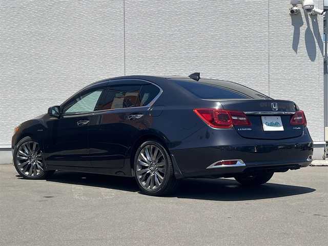 ホンダ レジェンド ハイブリッド EX 秋田県 2015(平27)年 4.6万km グラファイトラスターメタリック ・４WD/・衝突軽減システム/・LEDヘッドライト/・純正HDDナビ（DVD/CD再生可能）/・フルセグ/・マルチビューカメラシステム（全方位カメラ）/・ホンダ純正19インチアルミ（夏タイヤ装着）/・スマートキー/・本革シート/・アイドリングストップ/・プッシュスタート/・コーナーセンサー/・アダプティブクルーズコントロール/・レーンキープアシスト/・オートマチックハイビーム/・ステアリングスイッチ/・電動パーキングブレーキ/・ブレーキホールド機能/・前席パワーシート（メモリー付き）/・前席シートヒーター/前席エアシート/・ドライブレコーダー/・ETC/・ブラインドスポットモニター/・パドルシフト/・サンルーフ/・純正フロアマット/・ドアバイザー/・オートライト/・オートエアコン/・パワーステアリング/・パワーウィンドウ/・横滑り防止/・盗難防止装置/・電動格納ウィンカーミラー/・キーレスエントリー