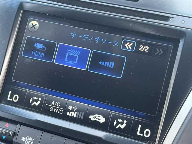 ホンダ レジェンド ハイブリッド EX 秋田県 2015(平27)年 4.6万km グラファイトラスターメタリック ・４WD/・衝突軽減システム/・LEDヘッドライト/・純正HDDナビ（DVD/CD再生可能）/・フルセグ/・マルチビューカメラシステム（全方位カメラ）/・ホンダ純正19インチアルミ（夏タイヤ装着）/・スマートキー/・本革シート/・アイドリングストップ/・プッシュスタート/・コーナーセンサー/・アダプティブクルーズコントロール/・レーンキープアシスト/・オートマチックハイビーム/・ステアリングスイッチ/・電動パーキングブレーキ/・ブレーキホールド機能/・前席パワーシート（メモリー付き）/・前席シートヒーター/前席エアシート/・ドライブレコーダー/・ETC/・ブラインドスポットモニター/・パドルシフト/・サンルーフ/・純正フロアマット/・ドアバイザー/・オートライト/・オートエアコン/・パワーステアリング/・パワーウィンドウ/・横滑り防止/・盗難防止装置/・電動格納ウィンカーミラー/・キーレスエントリー