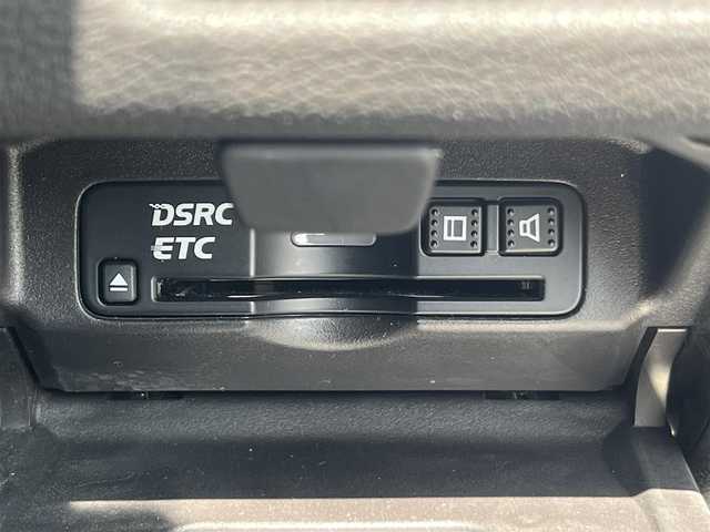 ホンダ レジェンド ハイブリッド EX 秋田県 2015(平27)年 4.6万km グラファイトラスターメタリック ・４WD/・衝突軽減システム/・LEDヘッドライト/・純正HDDナビ（DVD/CD再生可能）/・フルセグ/・マルチビューカメラシステム（全方位カメラ）/・ホンダ純正19インチアルミ（夏タイヤ装着）/・スマートキー/・本革シート/・アイドリングストップ/・プッシュスタート/・コーナーセンサー/・アダプティブクルーズコントロール/・レーンキープアシスト/・オートマチックハイビーム/・ステアリングスイッチ/・電動パーキングブレーキ/・ブレーキホールド機能/・前席パワーシート（メモリー付き）/・前席シートヒーター/前席エアシート/・ドライブレコーダー/・ETC/・ブラインドスポットモニター/・パドルシフト/・サンルーフ/・純正フロアマット/・ドアバイザー/・オートライト/・オートエアコン/・パワーステアリング/・パワーウィンドウ/・横滑り防止/・盗難防止装置/・電動格納ウィンカーミラー/・キーレスエントリー