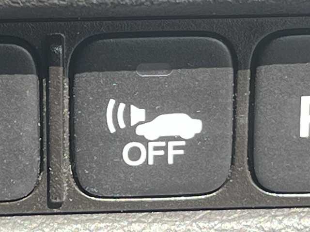 ホンダ レジェンド ハイブリッド EX 秋田県 2015(平27)年 4.6万km グラファイトラスターメタリック ・４WD/・衝突軽減システム/・LEDヘッドライト/・純正HDDナビ（DVD/CD再生可能）/・フルセグ/・マルチビューカメラシステム（全方位カメラ）/・ホンダ純正19インチアルミ（夏タイヤ装着）/・スマートキー/・本革シート/・アイドリングストップ/・プッシュスタート/・コーナーセンサー/・アダプティブクルーズコントロール/・レーンキープアシスト/・オートマチックハイビーム/・ステアリングスイッチ/・電動パーキングブレーキ/・ブレーキホールド機能/・前席パワーシート（メモリー付き）/・前席シートヒーター/前席エアシート/・ドライブレコーダー/・ETC/・ブラインドスポットモニター/・パドルシフト/・サンルーフ/・純正フロアマット/・ドアバイザー/・オートライト/・オートエアコン/・パワーステアリング/・パワーウィンドウ/・横滑り防止/・盗難防止装置/・電動格納ウィンカーミラー/・キーレスエントリー