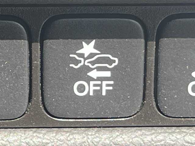 ホンダ レジェンド ハイブリッド EX 秋田県 2015(平27)年 4.6万km グラファイトラスターメタリック ・４WD/・衝突軽減システム/・LEDヘッドライト/・純正HDDナビ（DVD/CD再生可能）/・フルセグ/・マルチビューカメラシステム（全方位カメラ）/・ホンダ純正19インチアルミ（夏タイヤ装着）/・スマートキー/・本革シート/・アイドリングストップ/・プッシュスタート/・コーナーセンサー/・アダプティブクルーズコントロール/・レーンキープアシスト/・オートマチックハイビーム/・ステアリングスイッチ/・電動パーキングブレーキ/・ブレーキホールド機能/・前席パワーシート（メモリー付き）/・前席シートヒーター/前席エアシート/・ドライブレコーダー/・ETC/・ブラインドスポットモニター/・パドルシフト/・サンルーフ/・純正フロアマット/・ドアバイザー/・オートライト/・オートエアコン/・パワーステアリング/・パワーウィンドウ/・横滑り防止/・盗難防止装置/・電動格納ウィンカーミラー/・キーレスエントリー